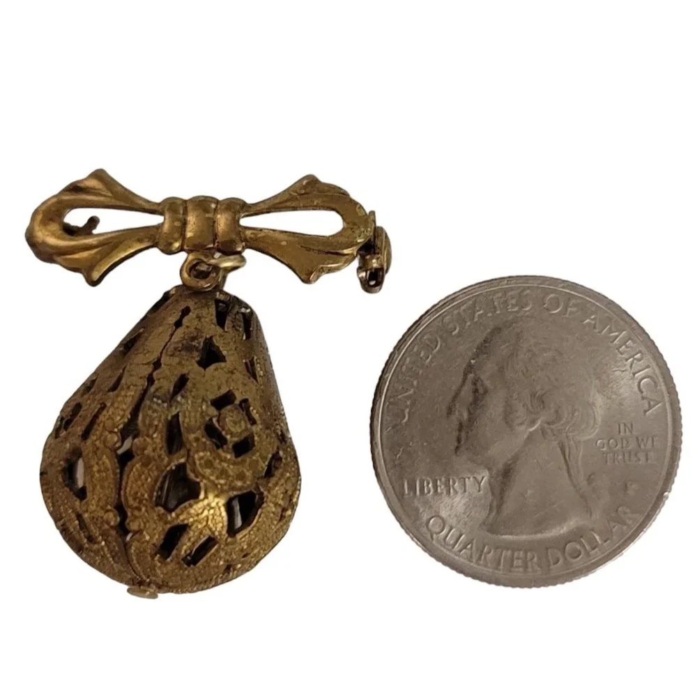Gold Tone Filigree Pear Shaped Ball Dangle Bow Bar Pin E33